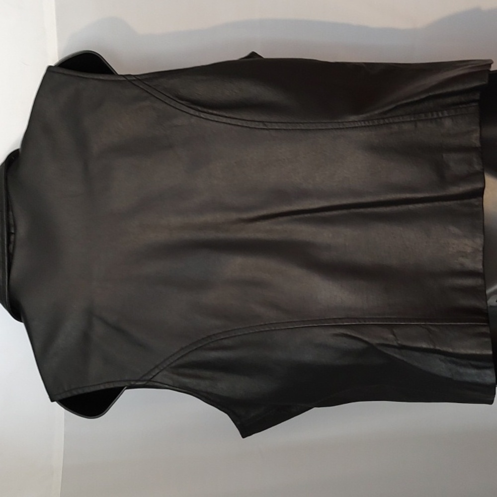 Women's black leather biker vest by 'Bikers Dream Apparel'. Size L - Picture 5 of 8